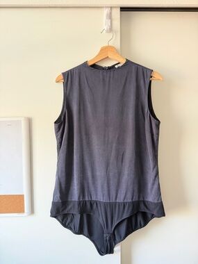 Silvae Sleeveless Navy Two-Tone Bodysuit